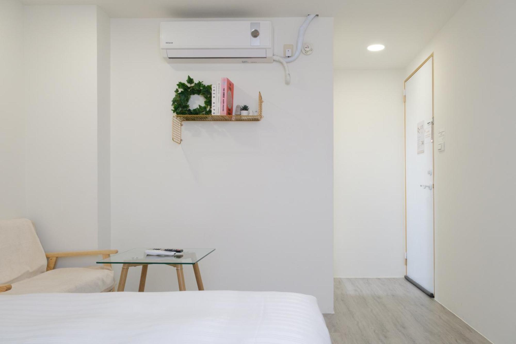 See U Apartment Tainan Extérieur photo