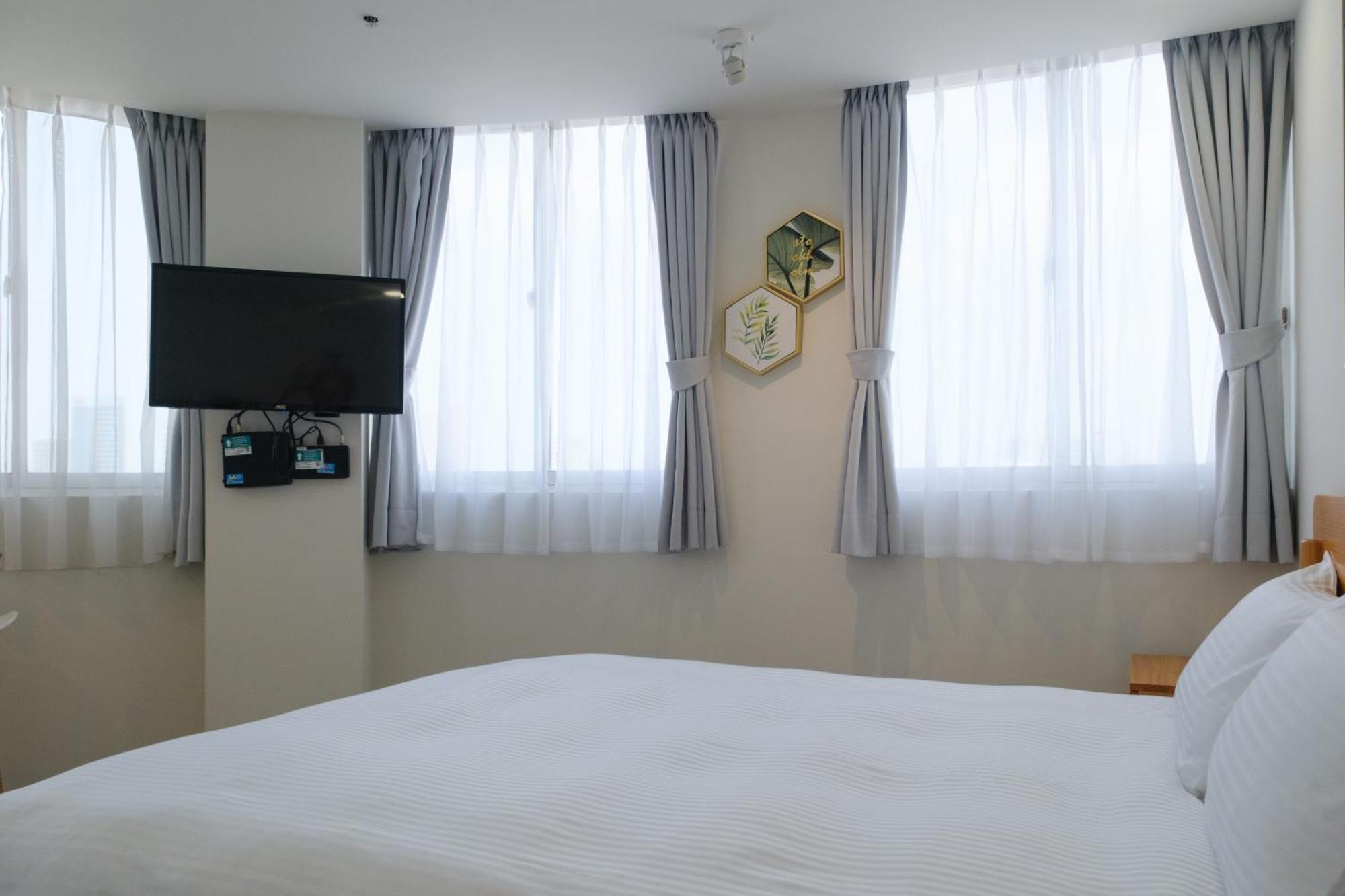 See U Apartment Tainan Extérieur photo